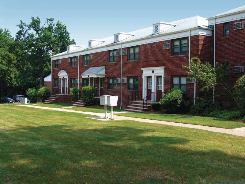 The 124-unit Skyline 

Apartments in Hasbrouck 

Heights, which Kushner Cos. acquired in July, marked the 

firm’s re-entry into New Jersey 

after a five-year absence.