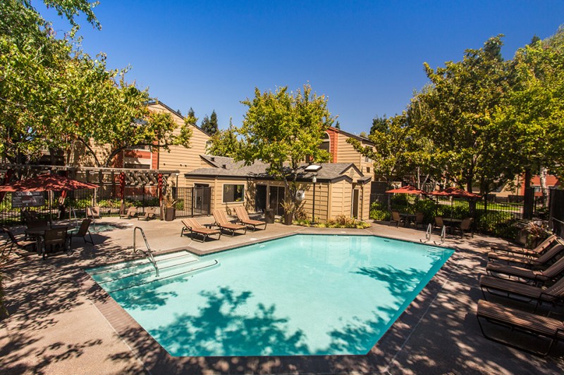 Alterra San Jose was sold in March 2014. The 14-building community features 144 units of housing located about two miles away from downtown San Jose. Photo provided by HFF.