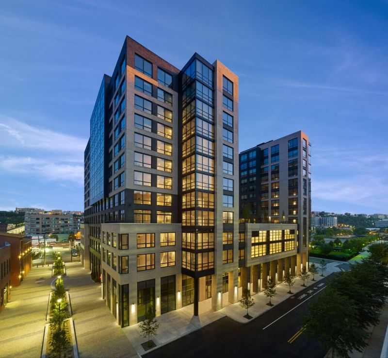 The 212-unit Park + Garden offers luxury green living&nbsp;and skyline views&nbsp;just a block from the Hudson River.&nbsp;