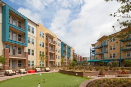 At Landmark on Lovers in Dallas, the courtyard includes a putting green, comfortable seating, and integrated landscaping. The area accesses the property's pool and clubhouse but is far enough away to provide quiet and privacy.