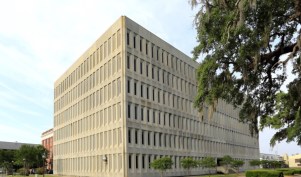 Camino Verde Group has acquired the Anchor Center in North Charleston, South Carolina. The firm has plans to refurbish the building into 118 multifamily units while adding 295 units in a new eight-story building on the site.