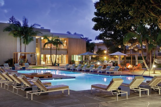 2016 MFE AwardsApartment Renovation: GrandBroadstone Coronado on the BayAlliance Residential