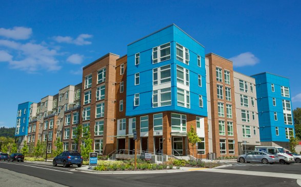 The purchase of the 343-unit Atlas in Issaquah, Wash., on the outskirts of Seattle, highlights Kennedy Wilson’s suburban push.
