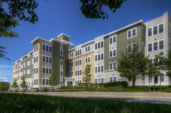 Park87 in Cambridge,
Mass., made up of 76 modular
units on a tight, urban site, was erected in only five days.
